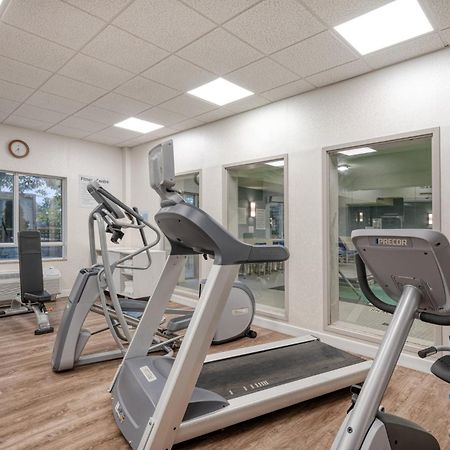 Holiday Inn Express Hotel & Suites Ottawa Airport By Ihg Εξωτερικό φωτογραφία