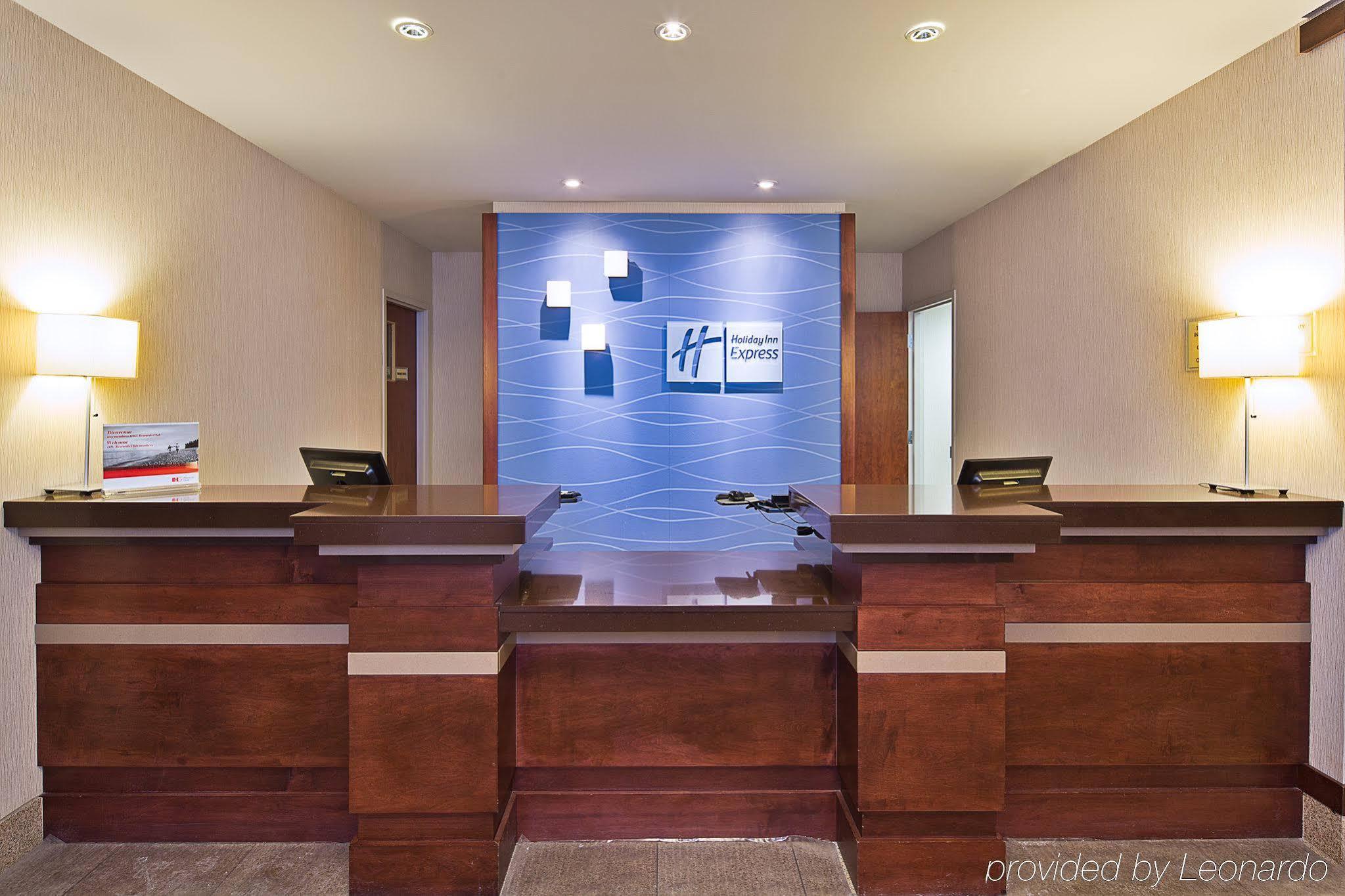 Holiday Inn Express Hotel & Suites Ottawa Airport By Ihg Εξωτερικό φωτογραφία