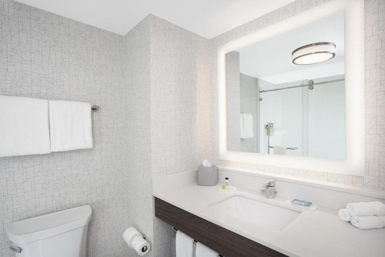 Holiday Inn Express Hotel & Suites Ottawa Airport By Ihg Εξωτερικό φωτογραφία