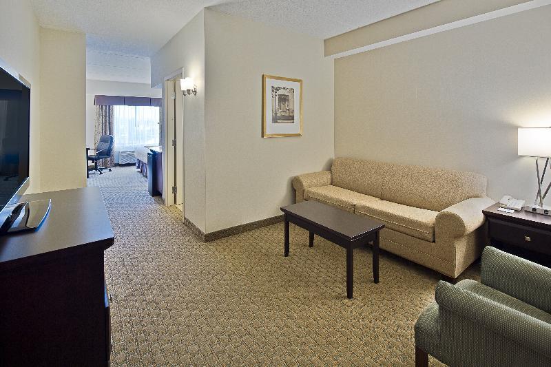 Holiday Inn Express Hotel & Suites Ottawa Airport By Ihg Εξωτερικό φωτογραφία
