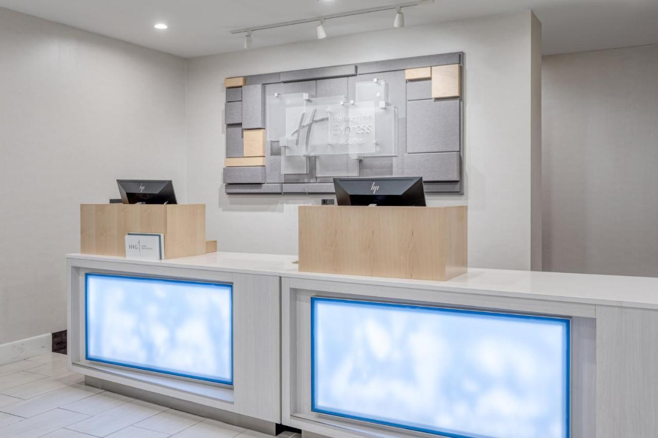 Holiday Inn Express Hotel & Suites Ottawa Airport By Ihg Εξωτερικό φωτογραφία
