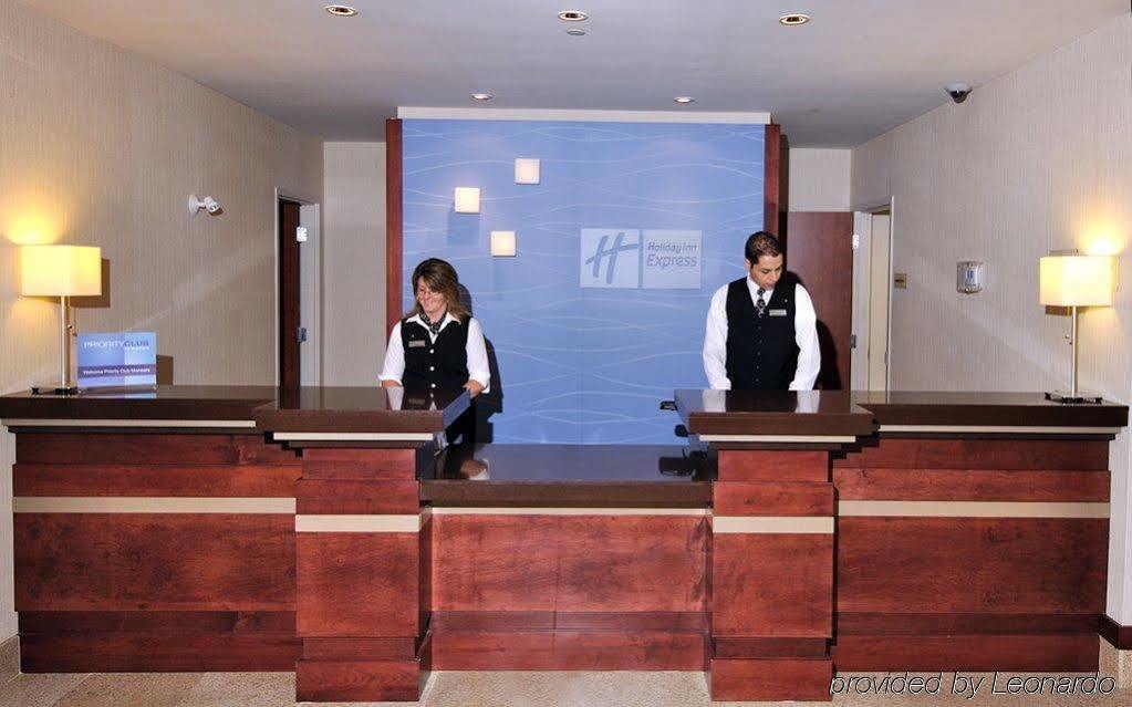 Holiday Inn Express Hotel & Suites Ottawa Airport By Ihg Εξωτερικό φωτογραφία